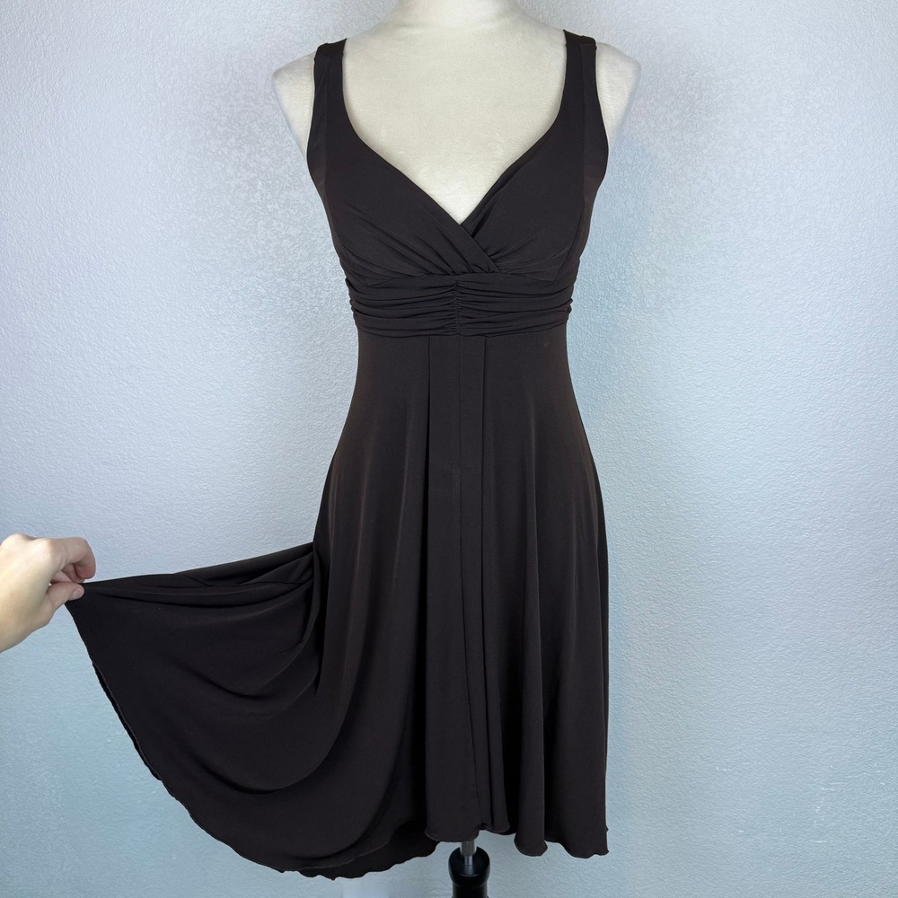 En Focus Studio Women's Chic Brown Ruched Asymmetrical V Neck Midi Dress Size 4 - Picture 1 of 9